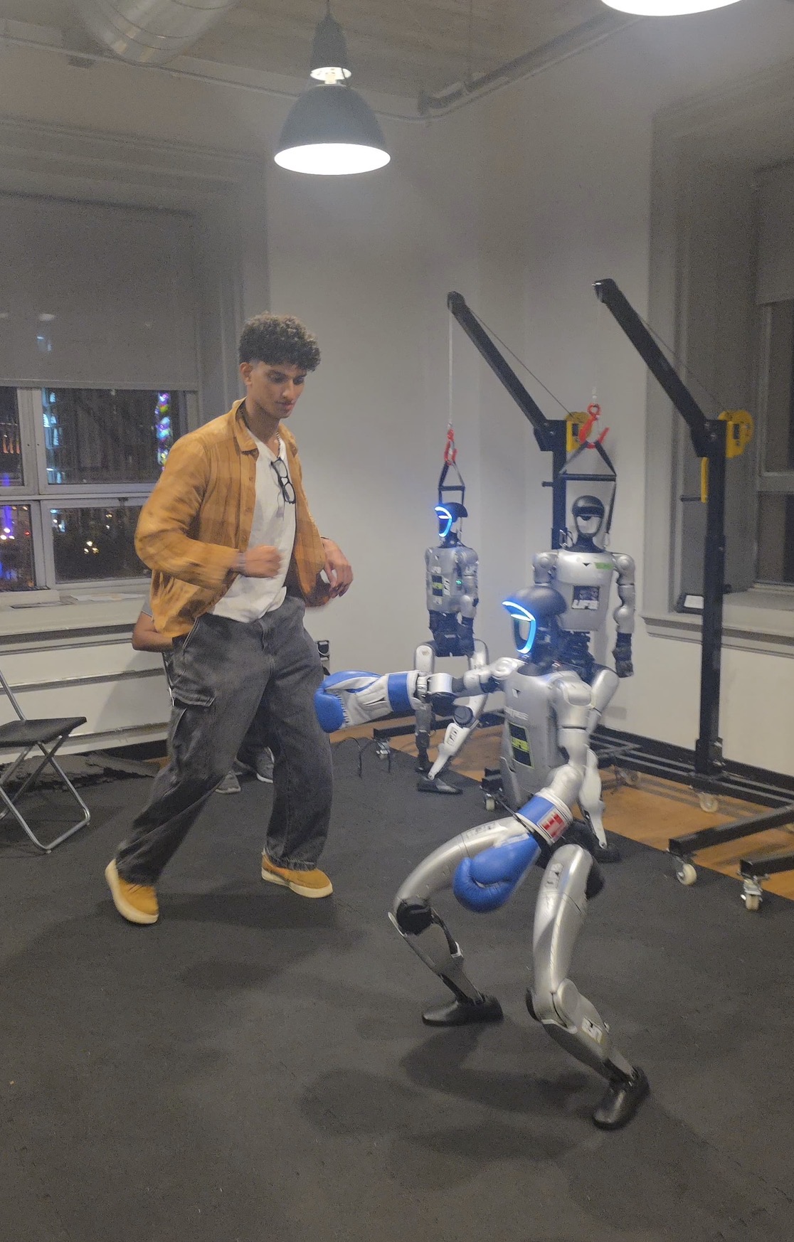 Deon with humanoid robots